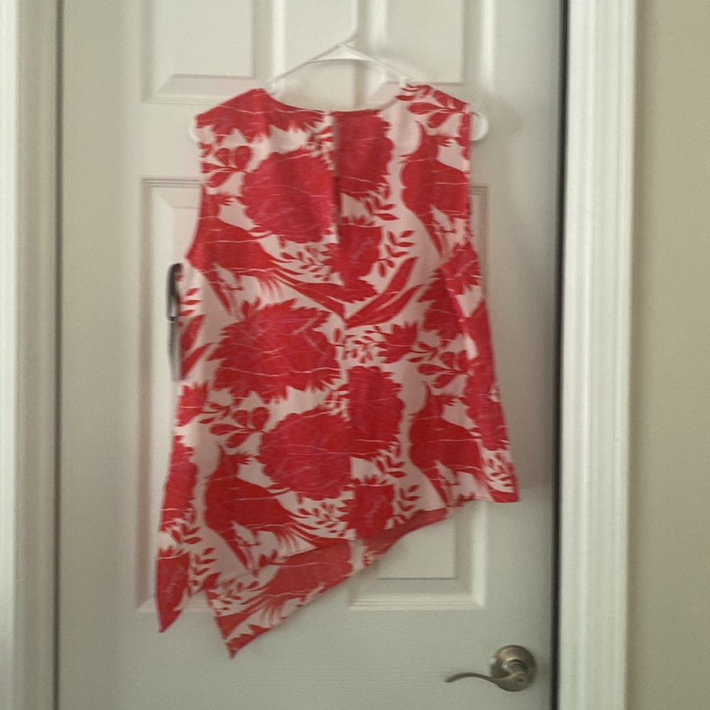 Skye’s the limit red/pink/white sleeveless asymmetrical blouse. Sz L. NWT. - Picture 7 of 8